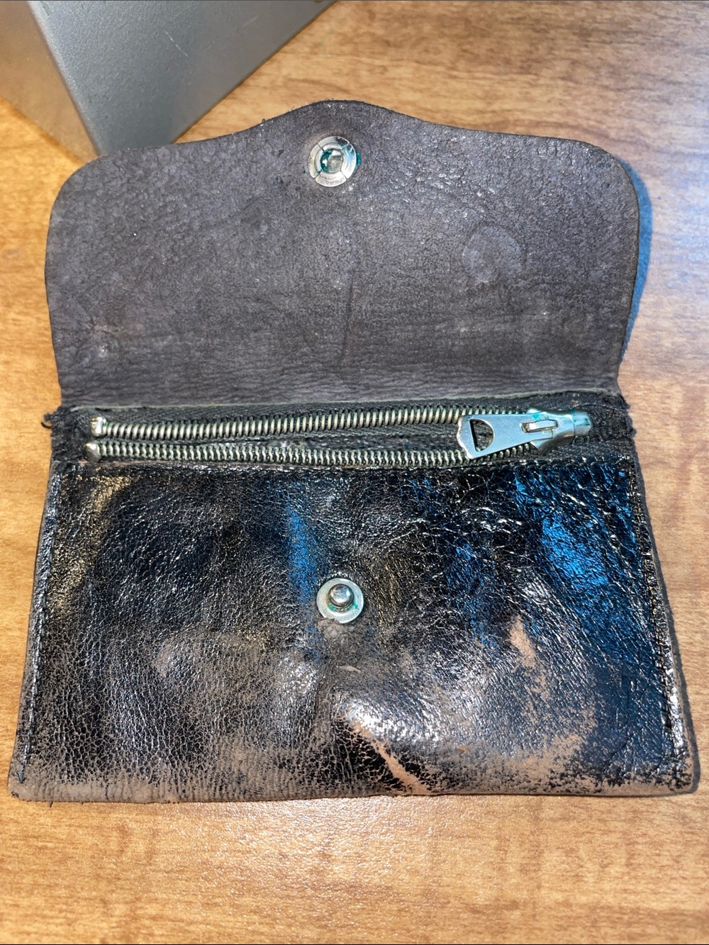 Compact Leather Snap Wallet with Zipper Pocket